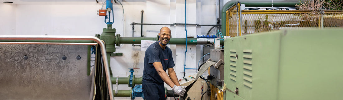 In deze blog nemen we u mee in het verhaal achter het absolute topmateriaal binnen de optiekwereld: Mazzucchelli acetaat uit Italië